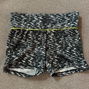 Love Nation Women’s Medium Biker Shorts